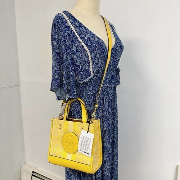 Coach C8417 Dempsey Tote 22 In Signature Jacquard In Gold/Retro Yellow Multi - Picture 1 of 10